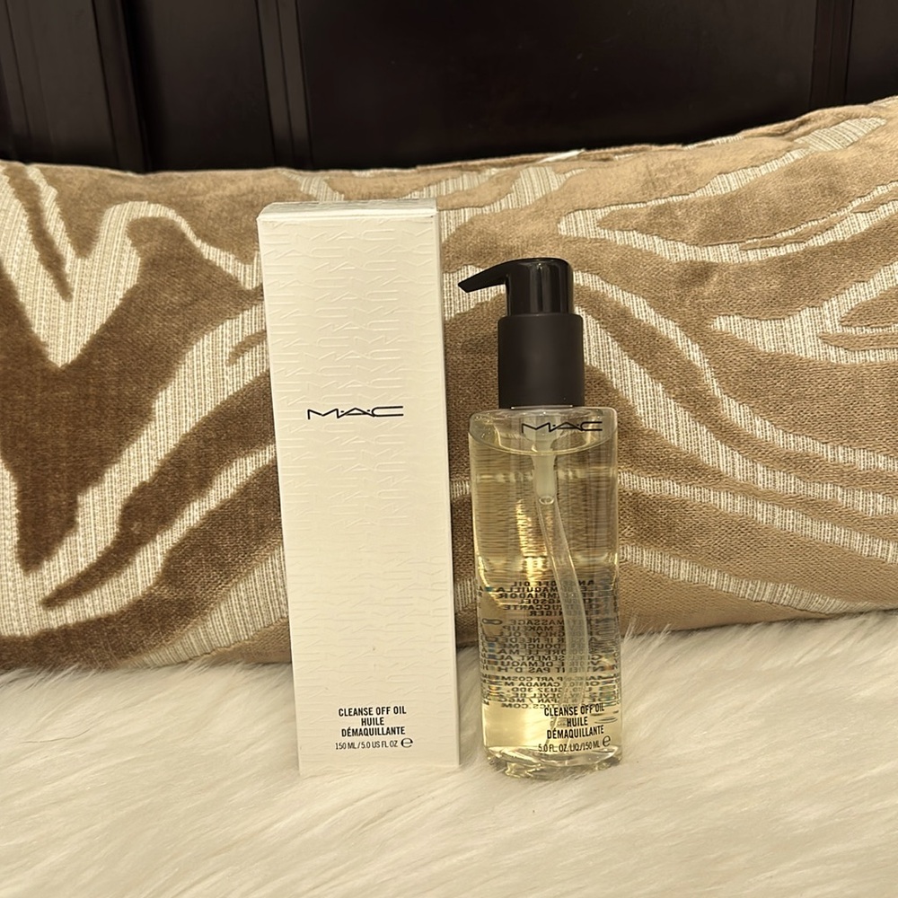MAC Cleanse Off Oil NWB
